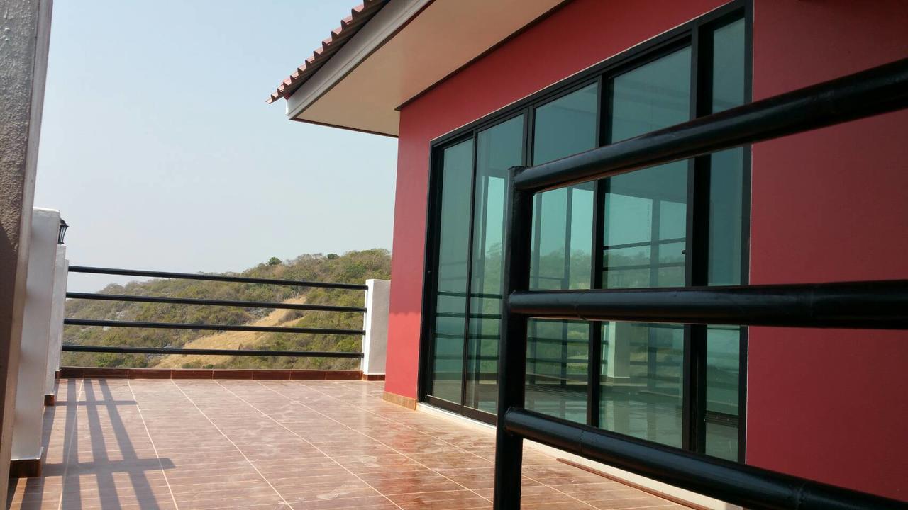 Ocean View Resort - Koh Sichang Exteriör bild